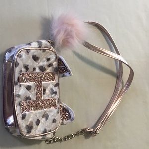 I’m selling a new justice bag for girls